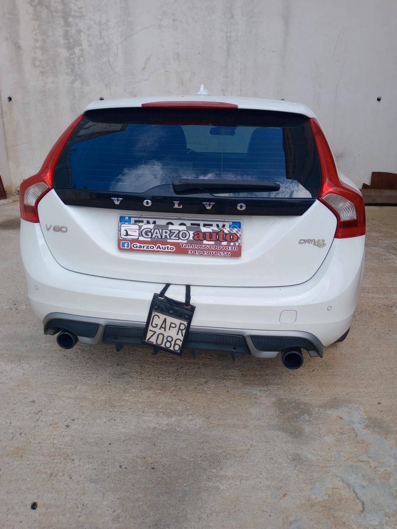 Volvo V60 r-design 1.6 d2 115cv