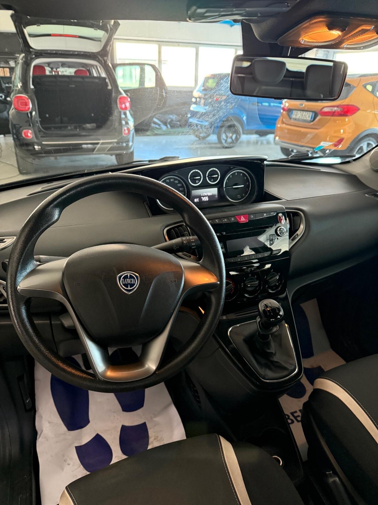 Lancia Ypsilon 1.2 69 CV 5 porte S&S Silver