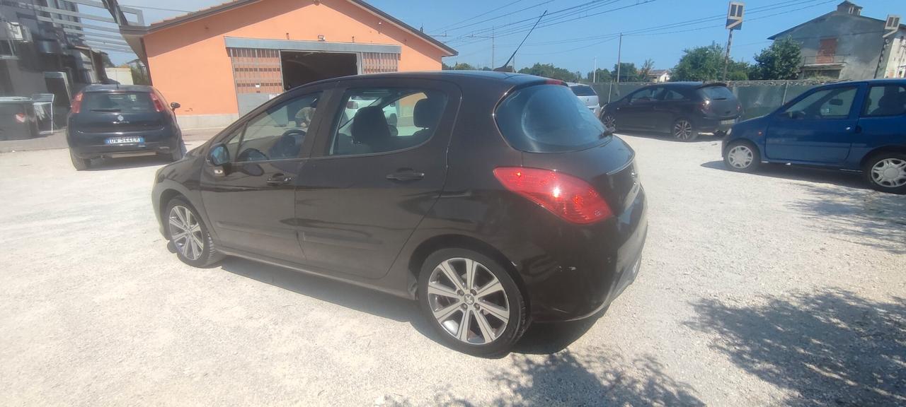 Peugeot 308 1.6 8V e-HDi 112CV Stop&Start 5p. Business