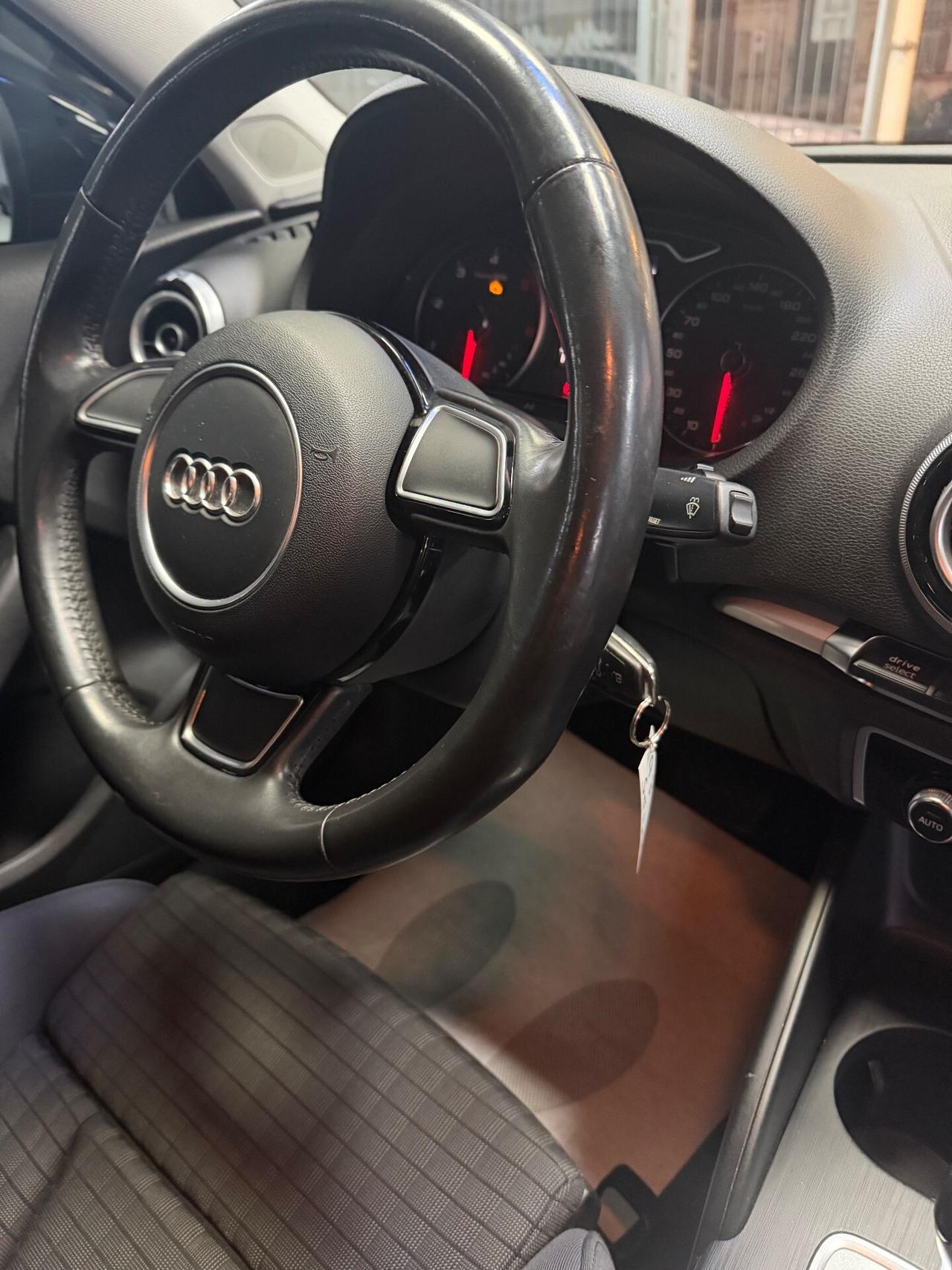 Audi A3 SPB 1.6 TDI S tronic Sport SEDAN