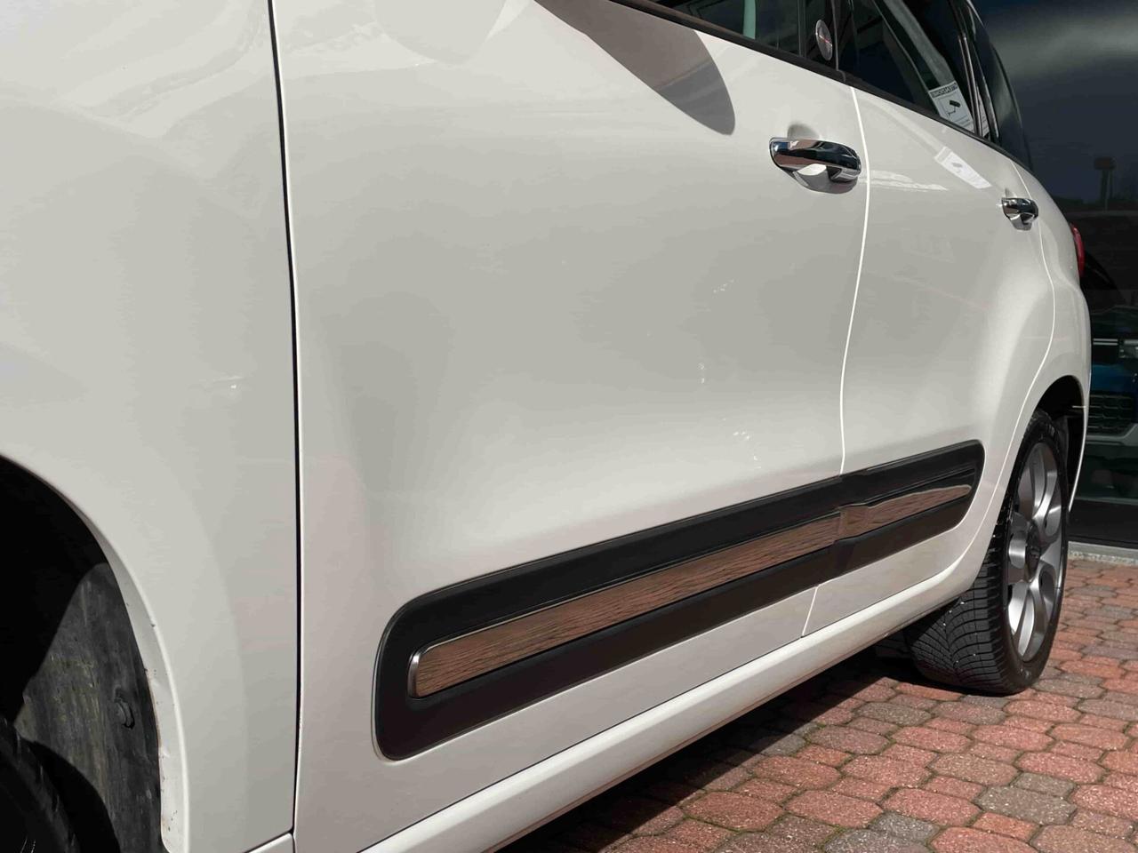 Fiat 500L Living 1.6 Multijet 105 CV Lounge 7 POSTI / NEOPATENTATI