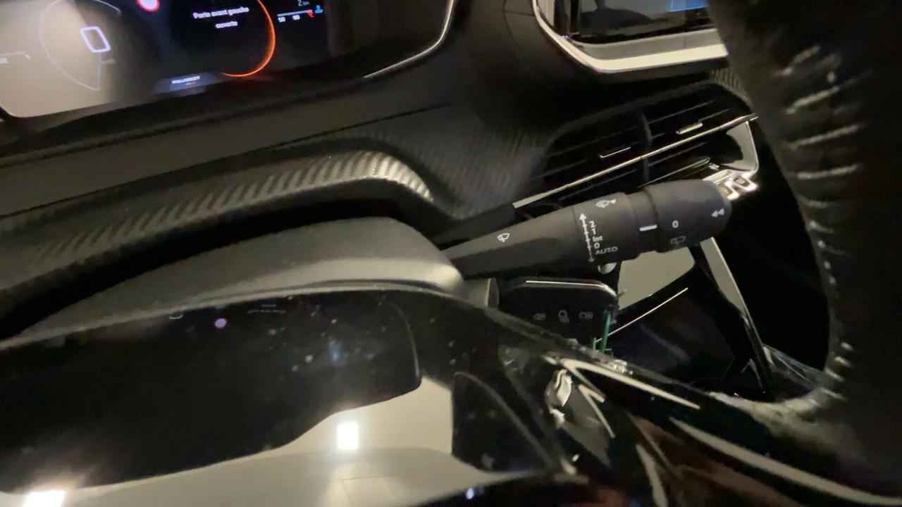 Peugeot 2008 PureTech 100 S&S Allure