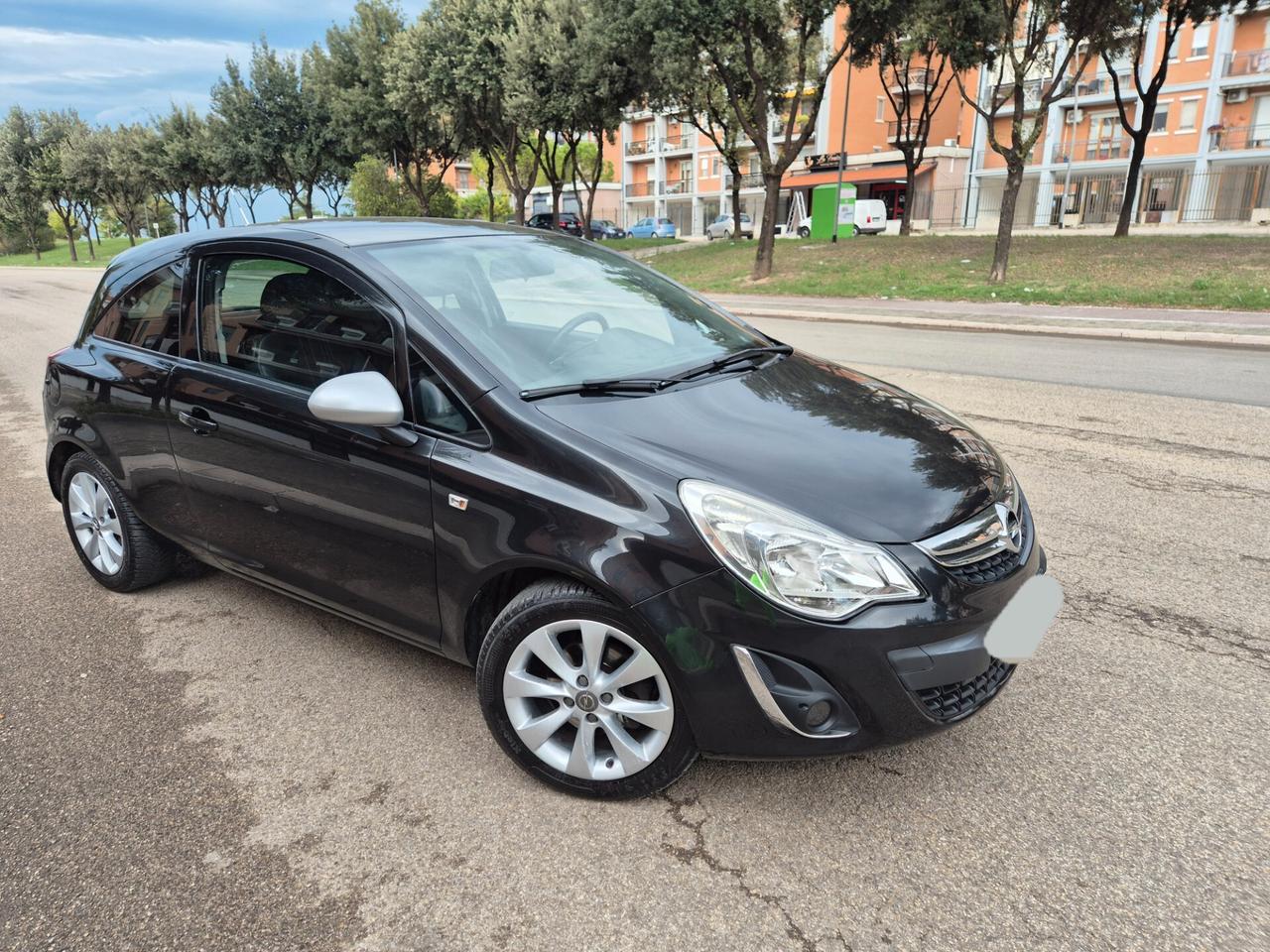 Opel Corsa 1.2 85CV gpl 3 porte anno 2013