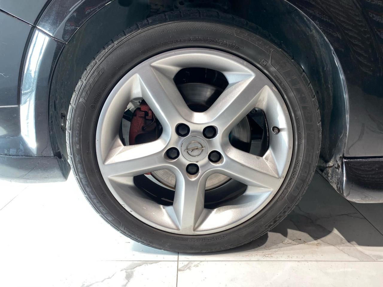 Opel Astra GTC 1.9 CDTI - 2005