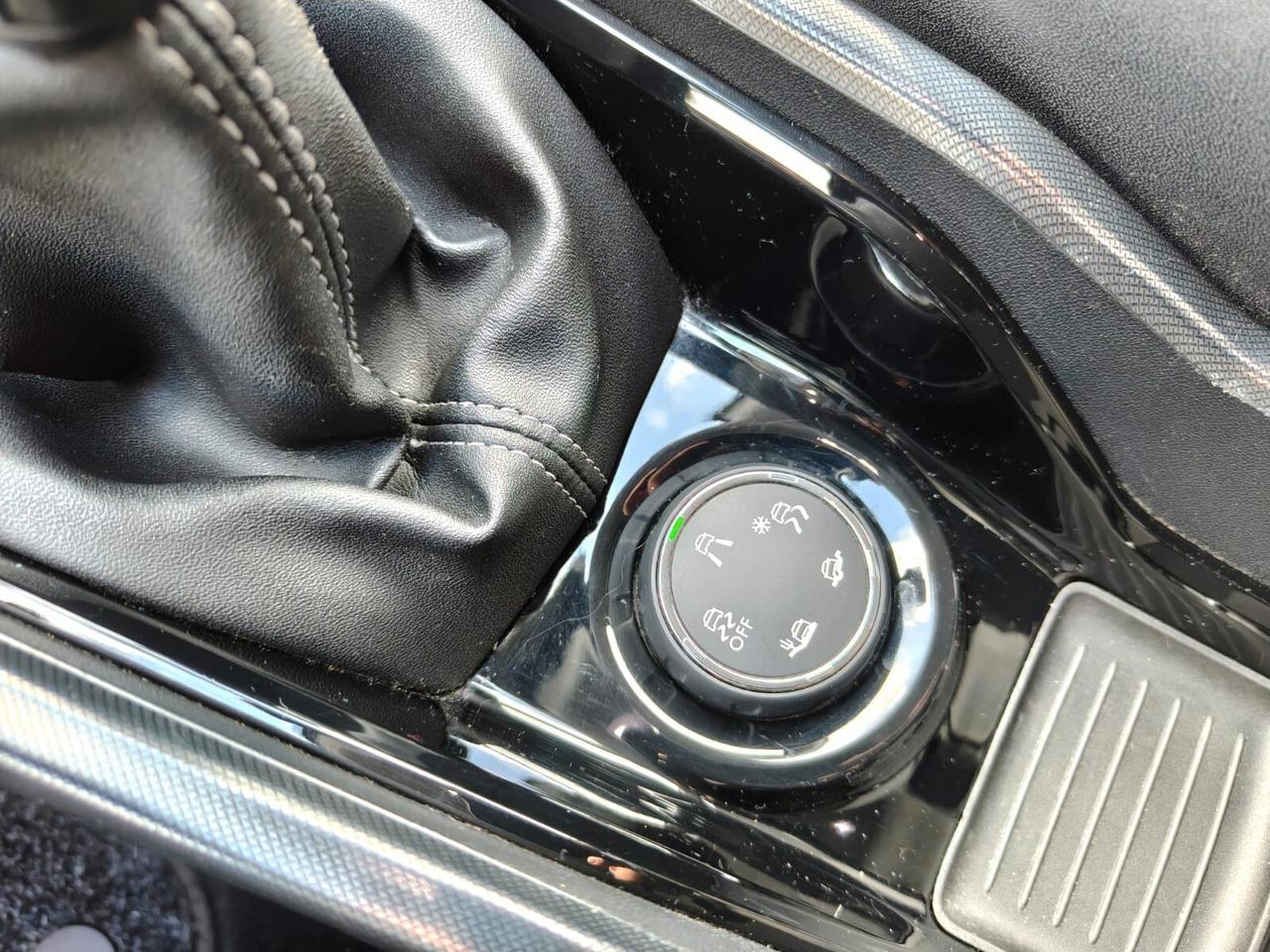 Peugeot 2008 1.6 HDI – Allure - 2014