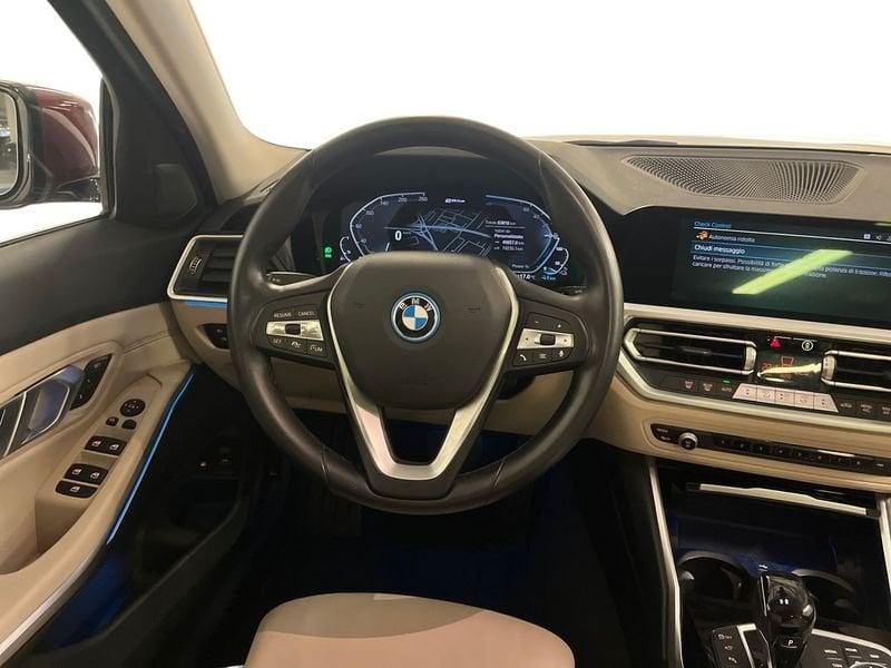 BMW Serie 3 330e xDrive Touring Sport