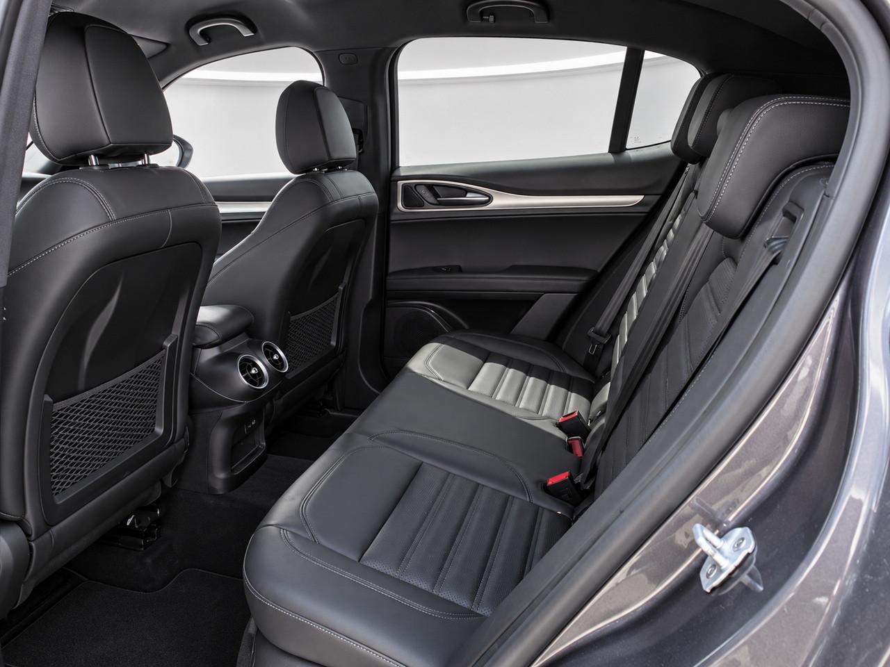 ALFA ROMEO Stelvio 2023 - Stelvio 2.2 t Veloce Q4 210cv auto