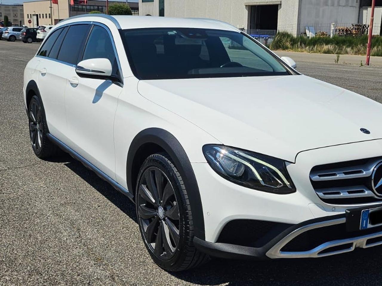 Mercedes-Benz E 220 E-Class E #6086