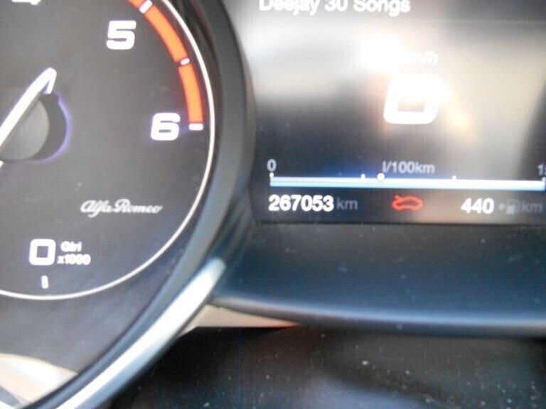 Alfa Romeo Giulia 2.2 Turbodiesel 210 CV AT8 AWD Q4 Veloce