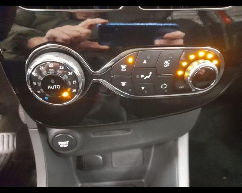 Renault Clio IV 2012 5p 1.2 Costume National 75cv