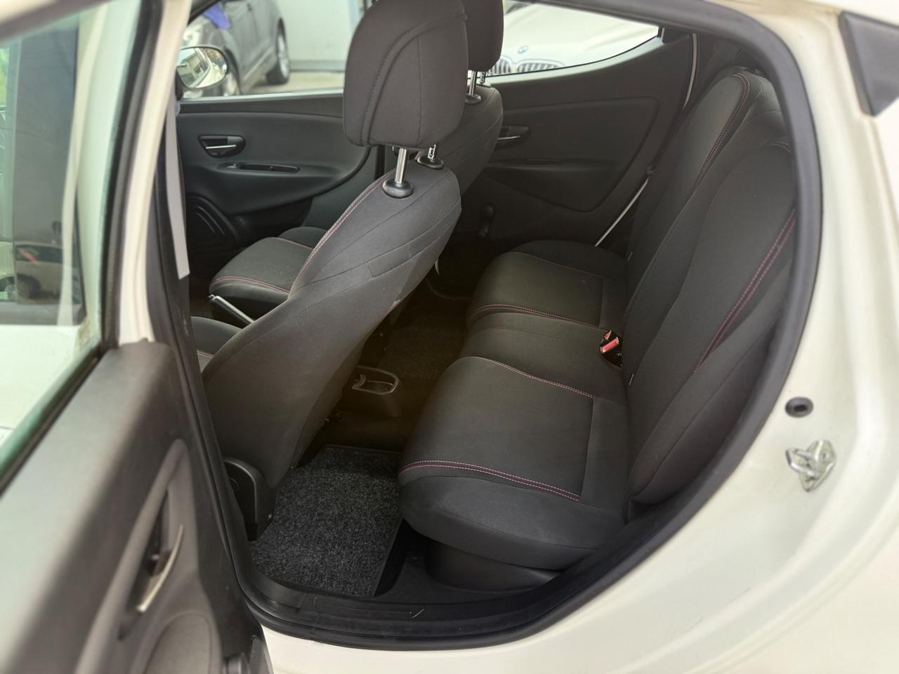 Lancia Ypsilon 0.9 TwinAir 85 CV 5 porte Metano Ecochic Gold