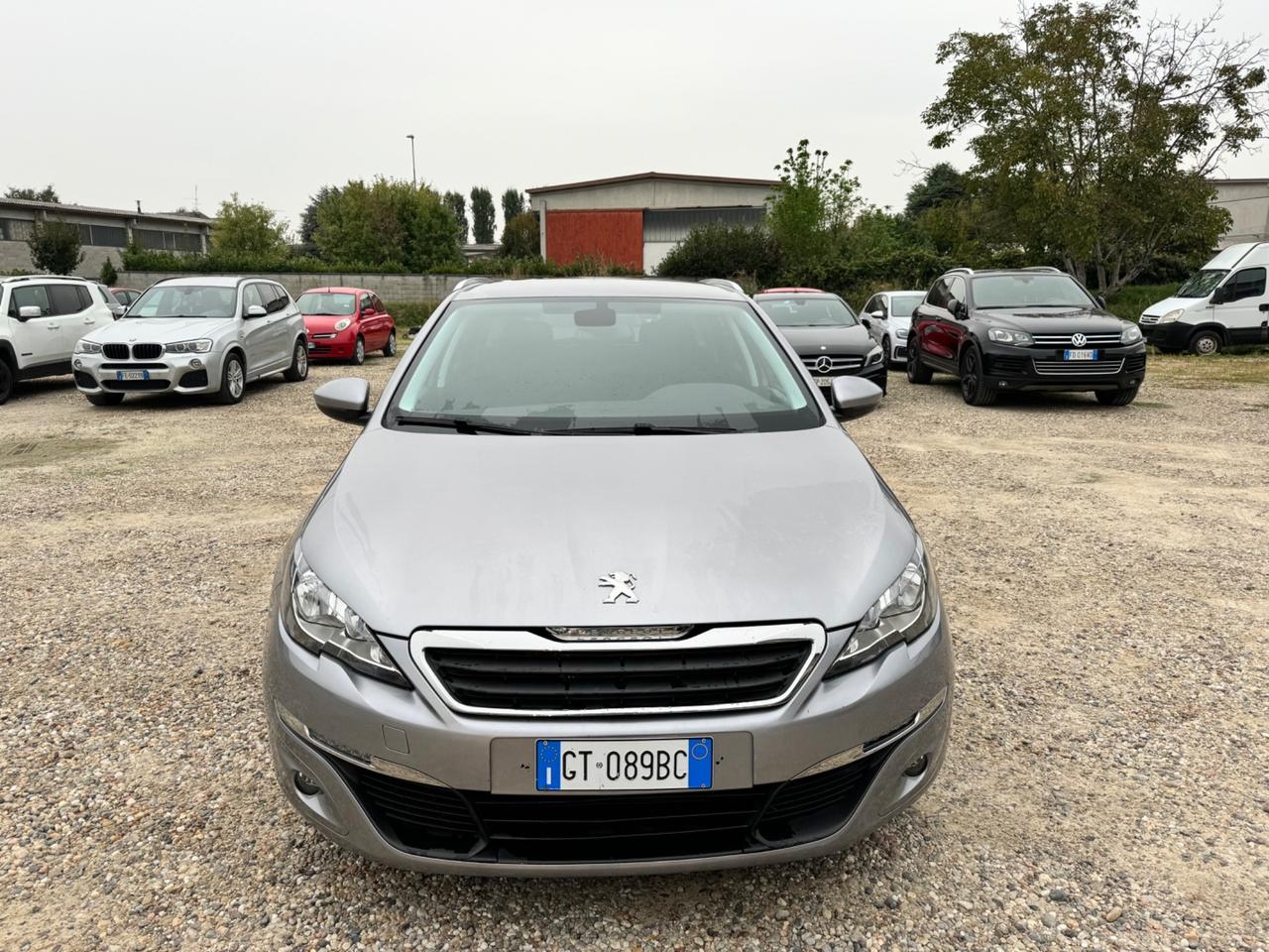 Peugeot 308 2017 1.2 benzina 110CV