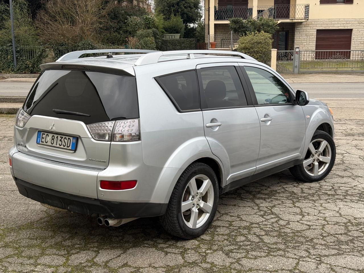 Mitsubishi Outlander 2.0 DI-D Instyle DPF 7p.ti