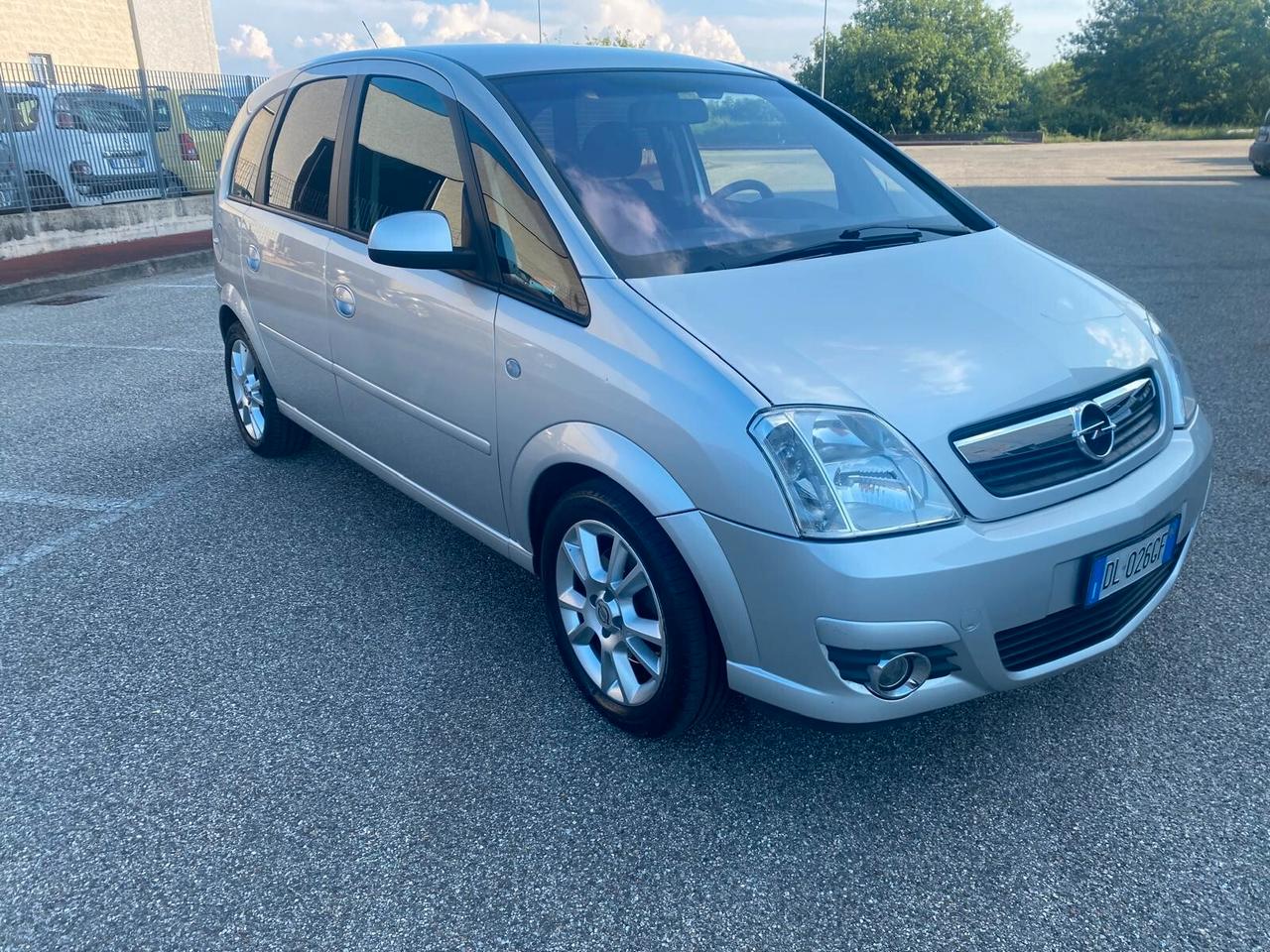 Opel Meriva 1.6 16V Cosmo ADATTA AI NEOPTATENTATI UNICO PROPRIETARIO