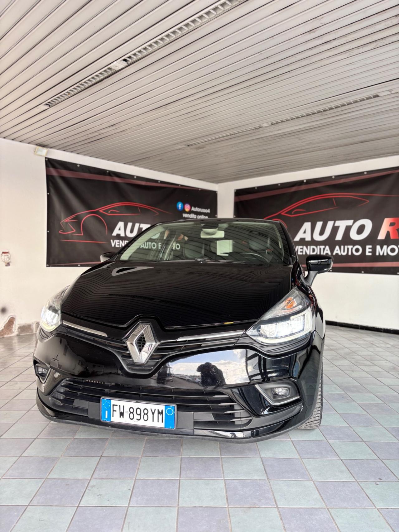 Renault Clio TCe 12V 90 CV 5 porte Moschino Intens