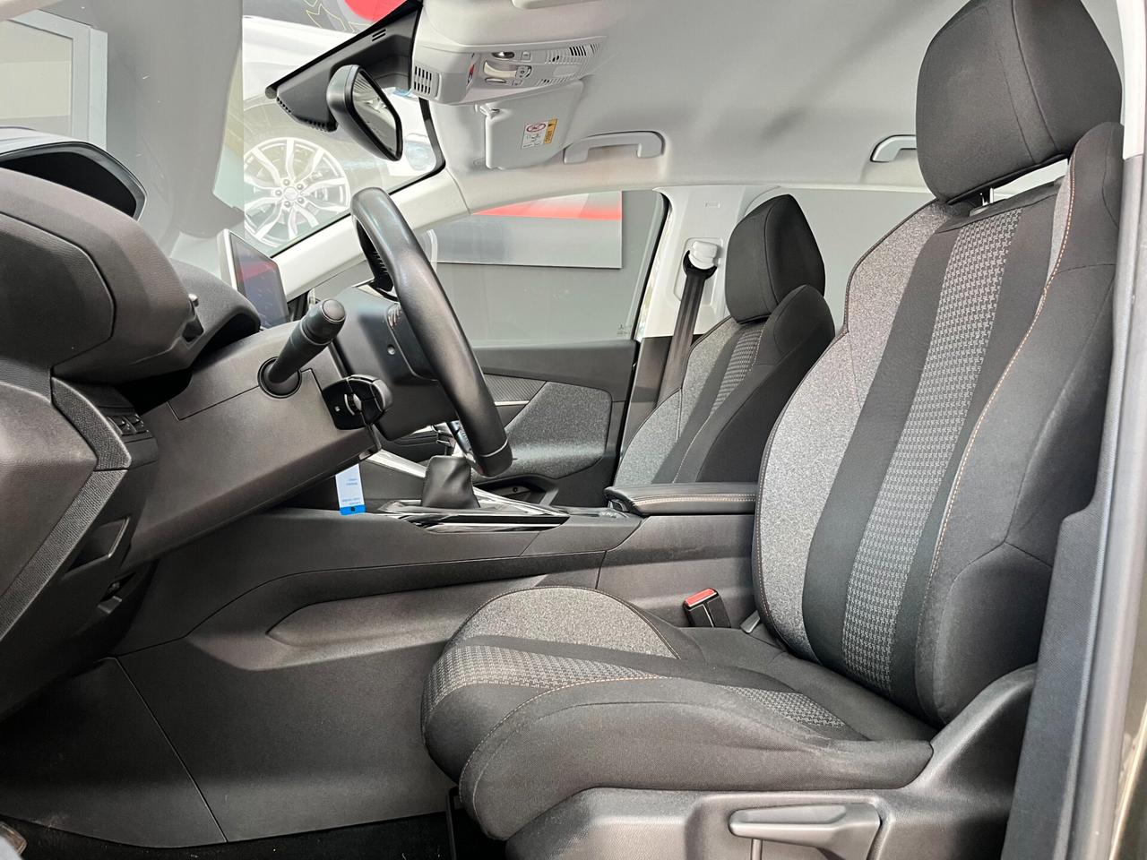 Peugeot 3008 BlueHDi 130 S&S Active -.2020