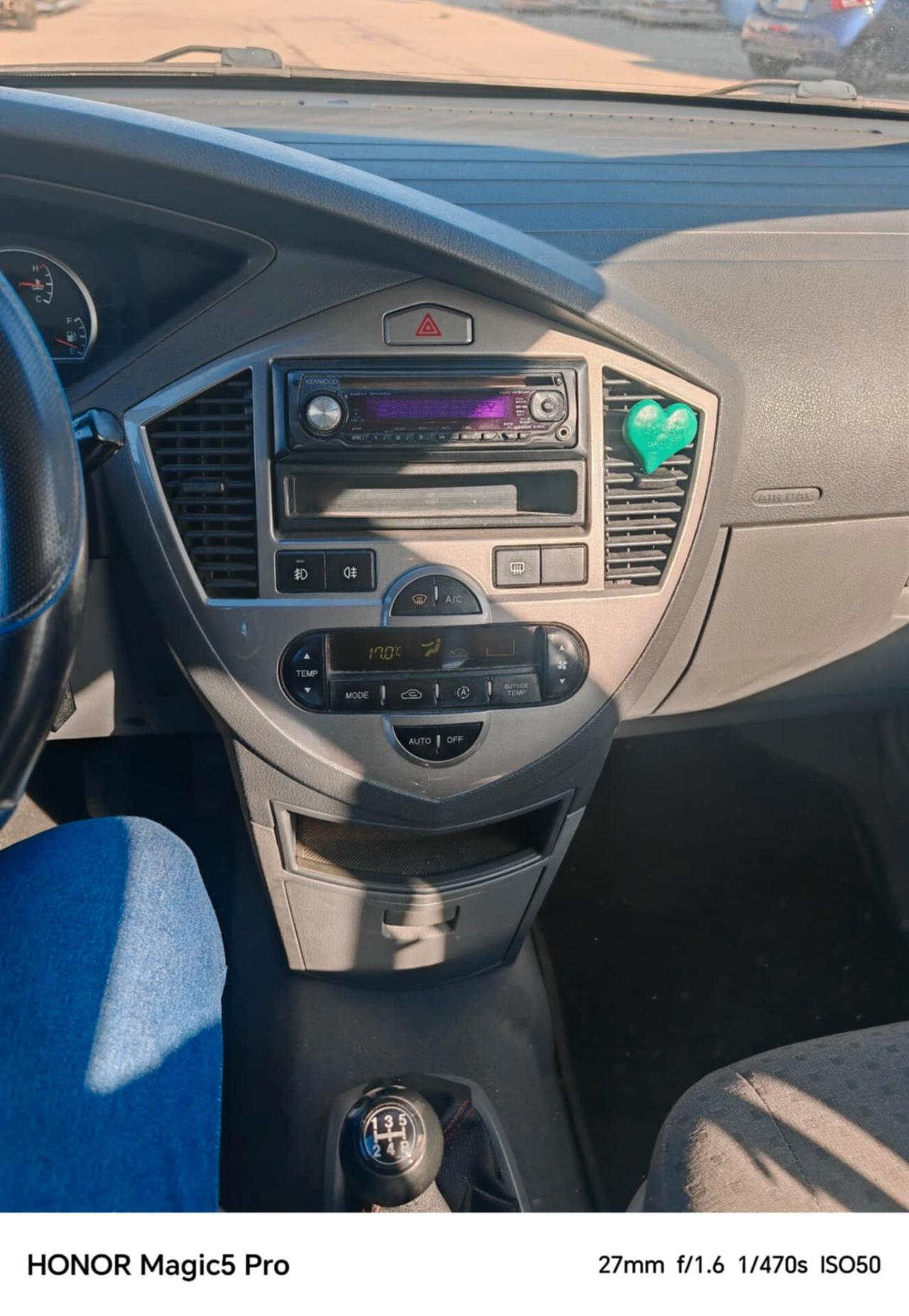 Kia Carens 1.6 16V Family