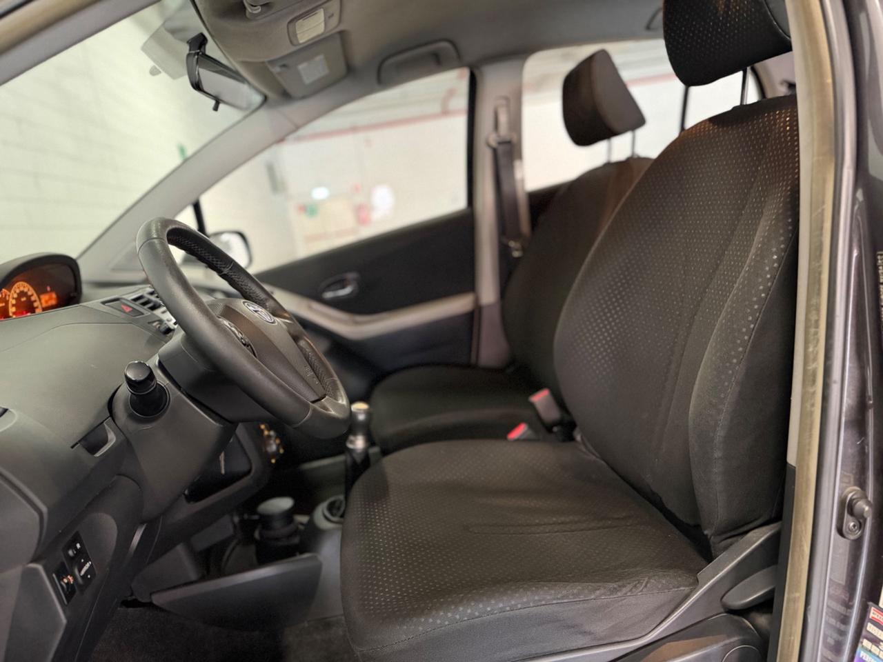 Toyota Yaris 1.0 5 porte Sol