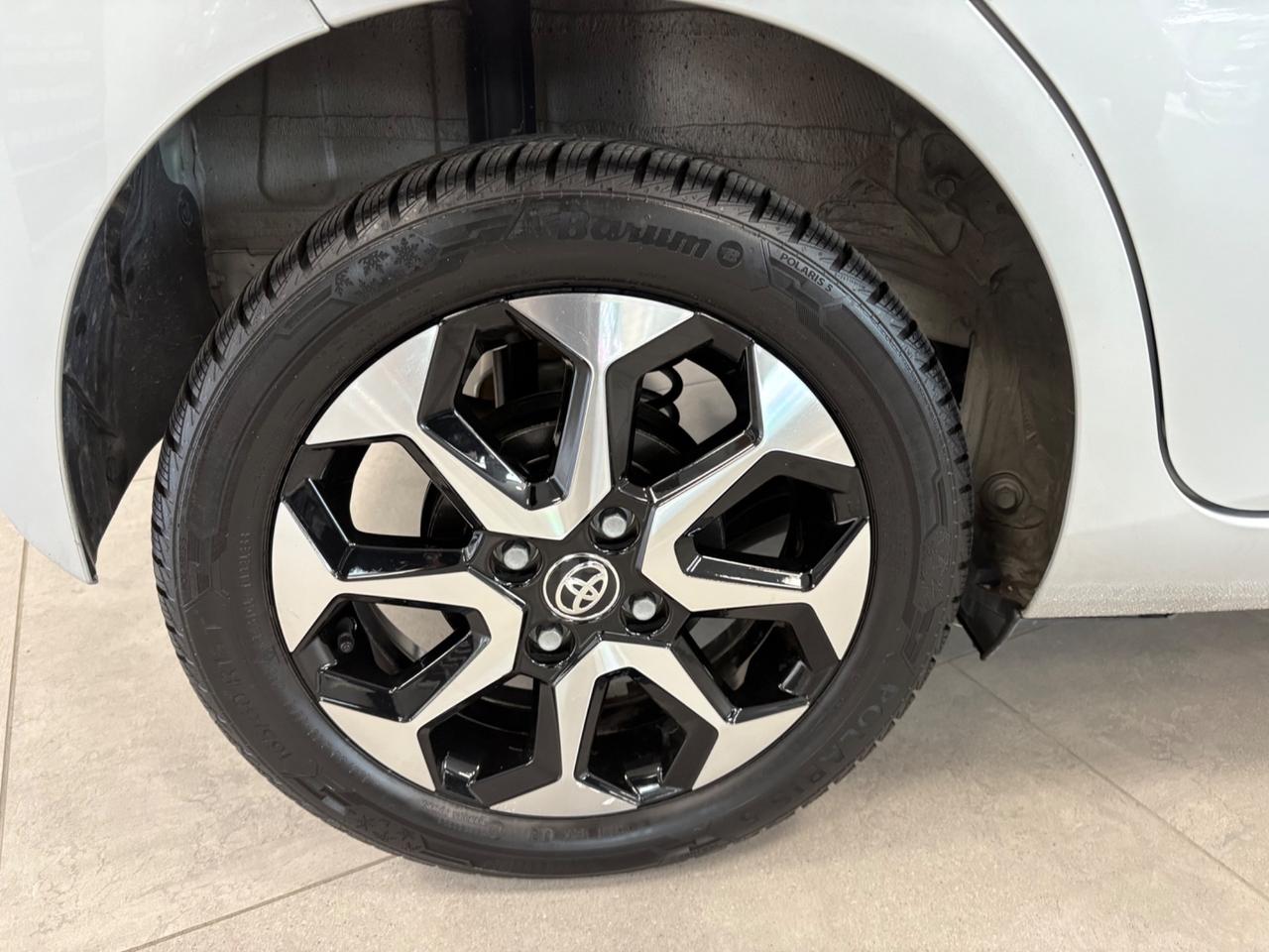 Toyota Aygo Connect 1.0 VVT-i 72 CV 5 porte x-fun