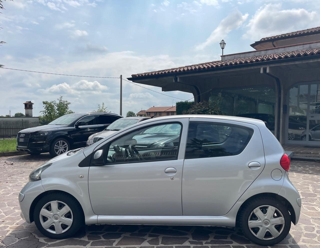 Toyota Aygo 1.4 turbodiesel 5 porte Sol
