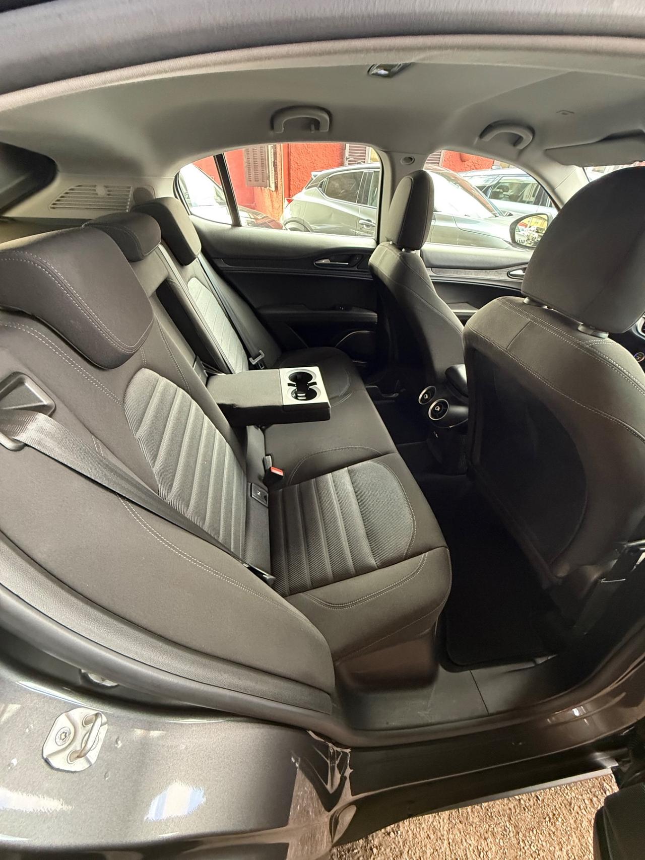 Stelvio 2.2 190 CV Q4 Veloce-unipro-rate-permute