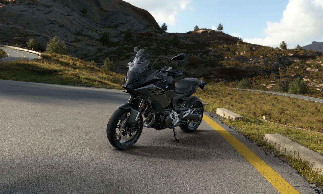BMW F 900 XR Triple Black