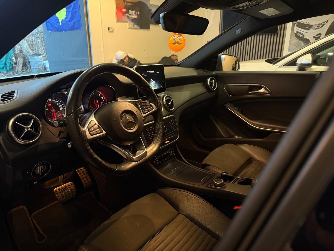 Mercedes-benz CLA 220 anno 2015 AUTOMATICO