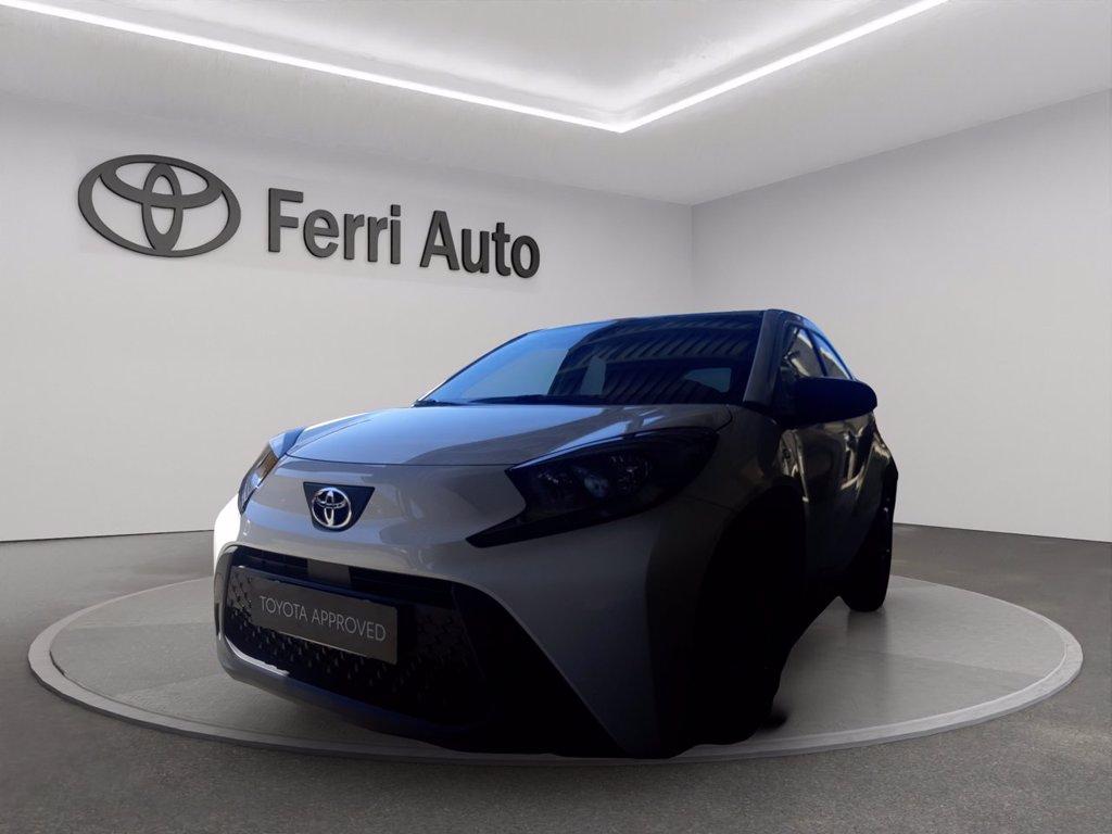 TOYOTA Aygo x 1.0 active 72cv del 2025