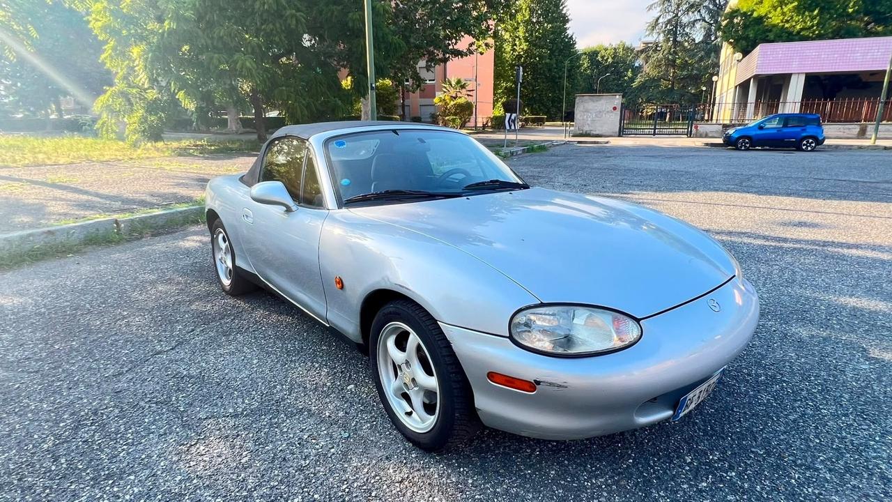Mazda MX-5 1.6i 16V cat