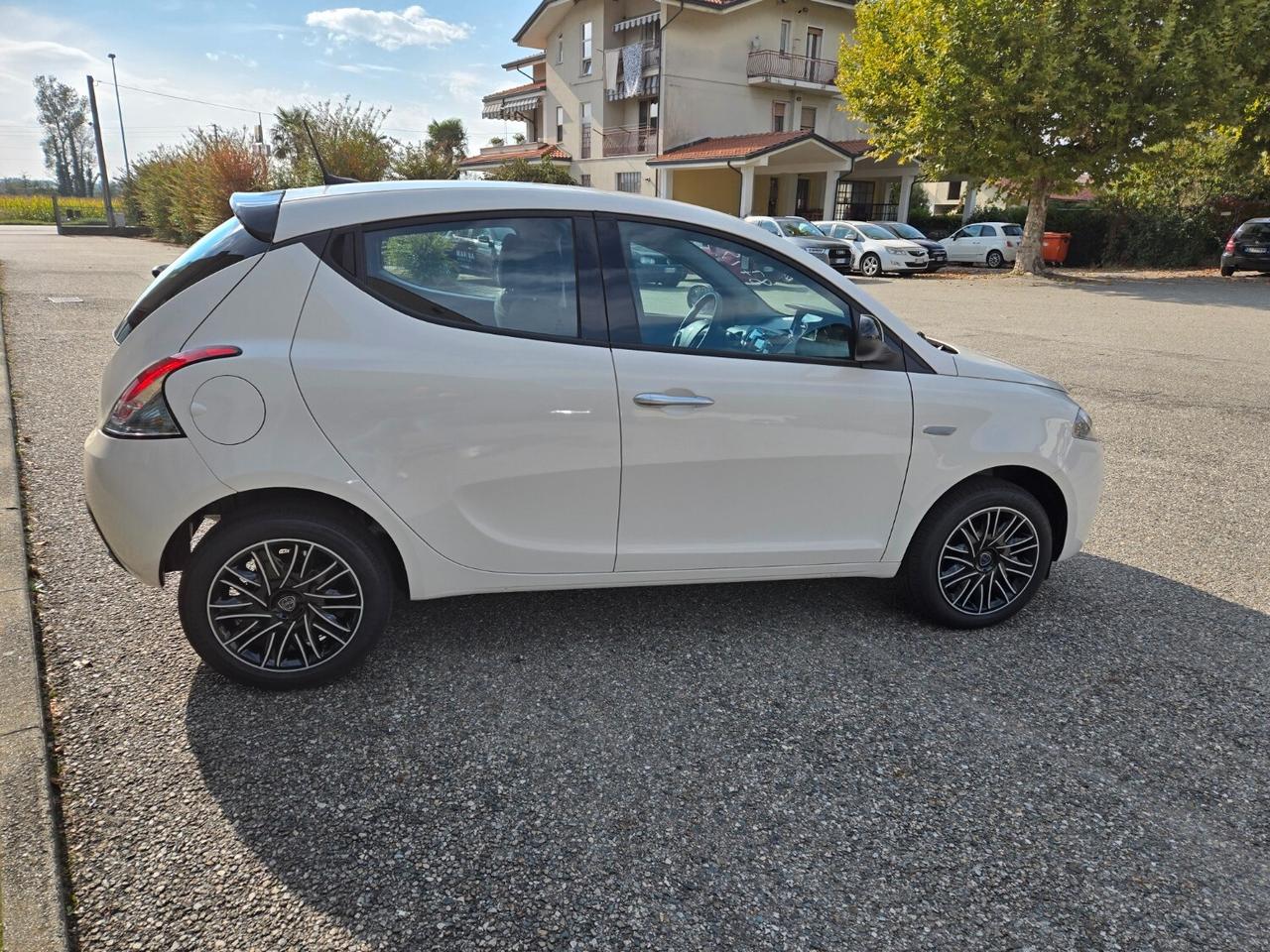 Lancia Ypsilon 1.0 FireFly 5 porte S&S Hybrid