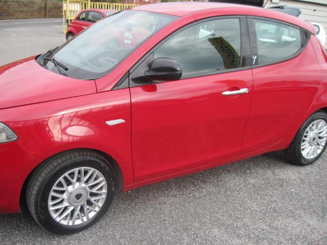 Lancia Ypsilon 1.3 MJT 16V 95 CV 5 porte GARANZIA