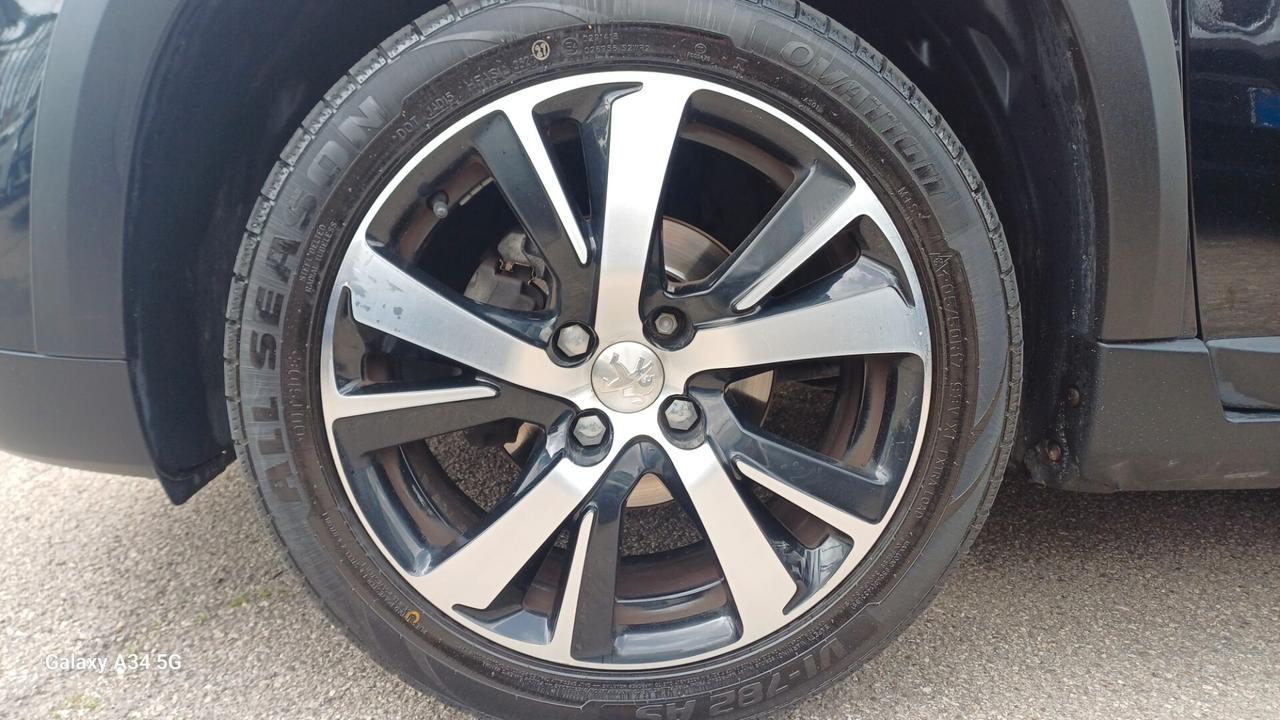 Peugeot 2008 BlueHDi 100 Allure