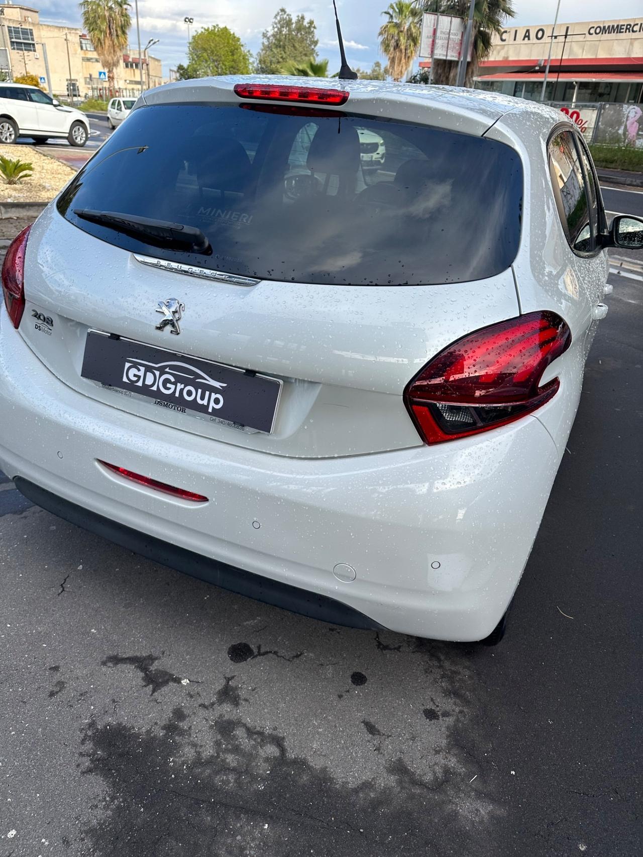 Peugeot 208 PureTech 82 5 porte Signature