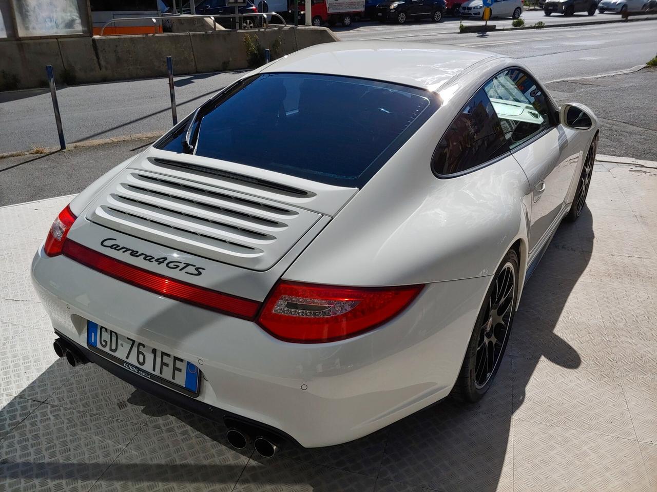 Porsche 911 997 Carrera 4 GTS Coupé