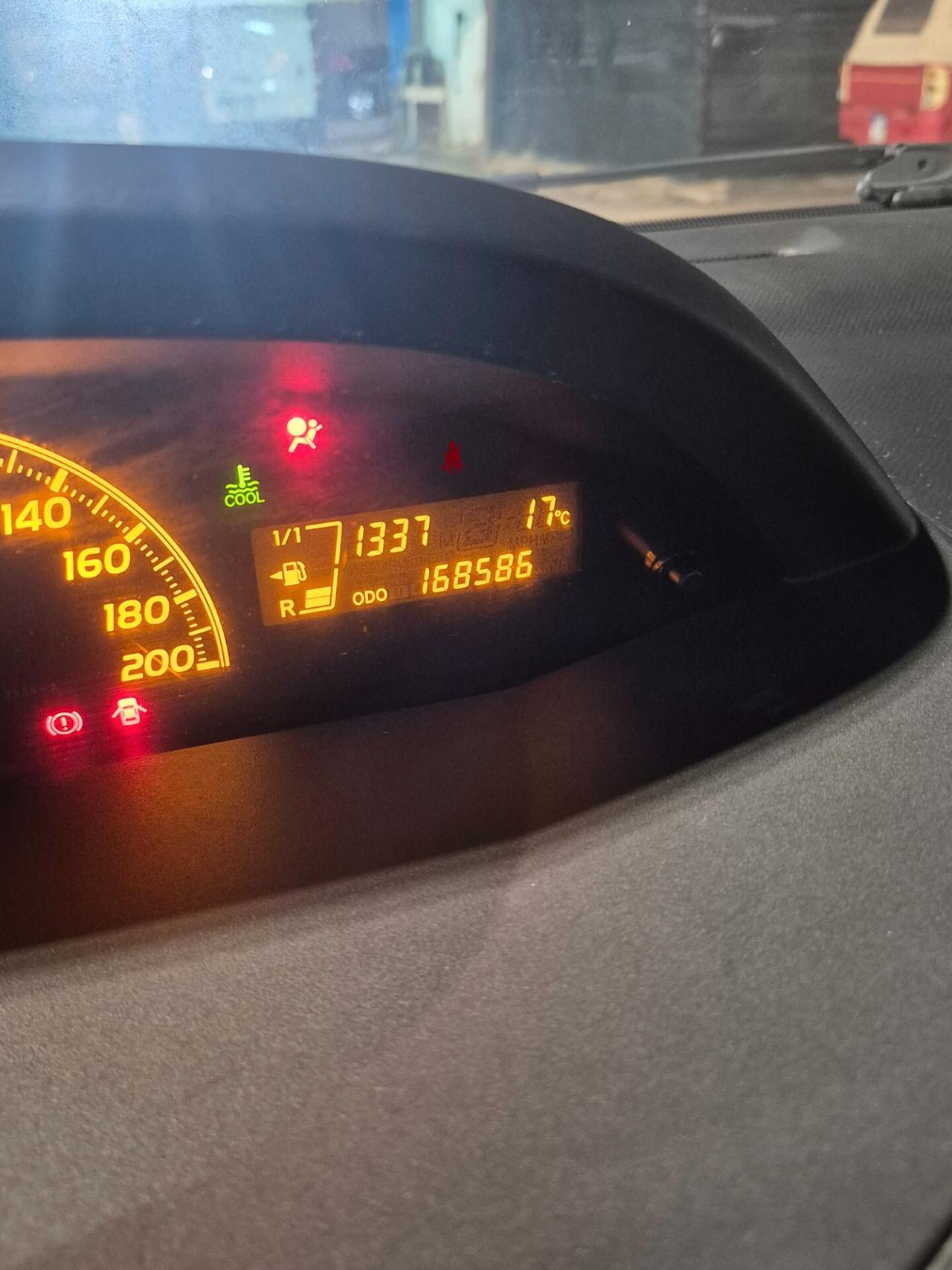 Toyota Yaris 5.p luxury pack