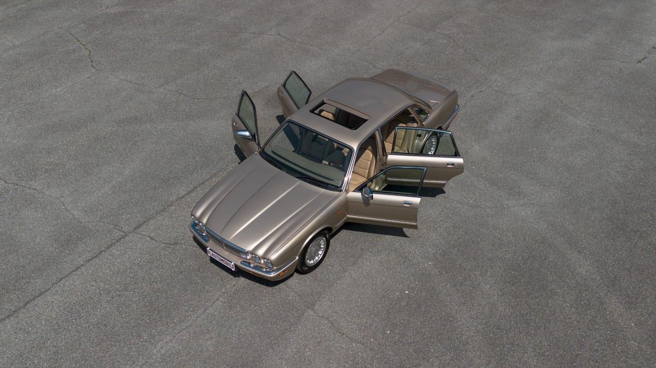 Daimler Super V8 XJ X300* LWB * Topaz con interni Cashmere* Meravigliosa*