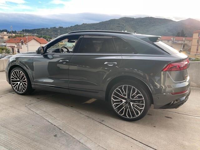 Audi Q8 SQ8 TFSI quattro tiptronic sport attitude