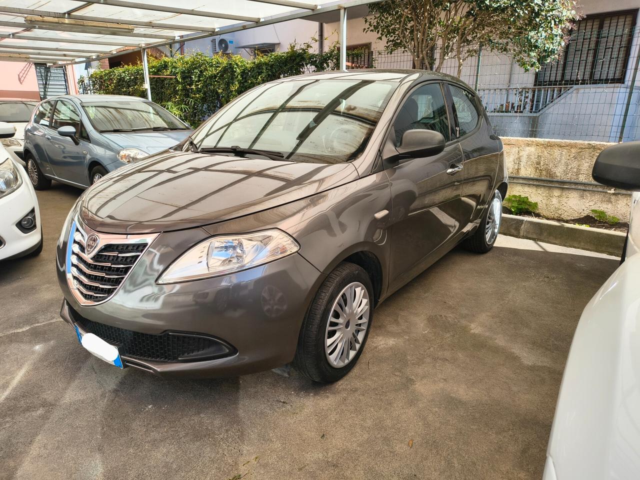 Lancia Ypsilon 1.2 69 CV 5 porte S&S Platinum