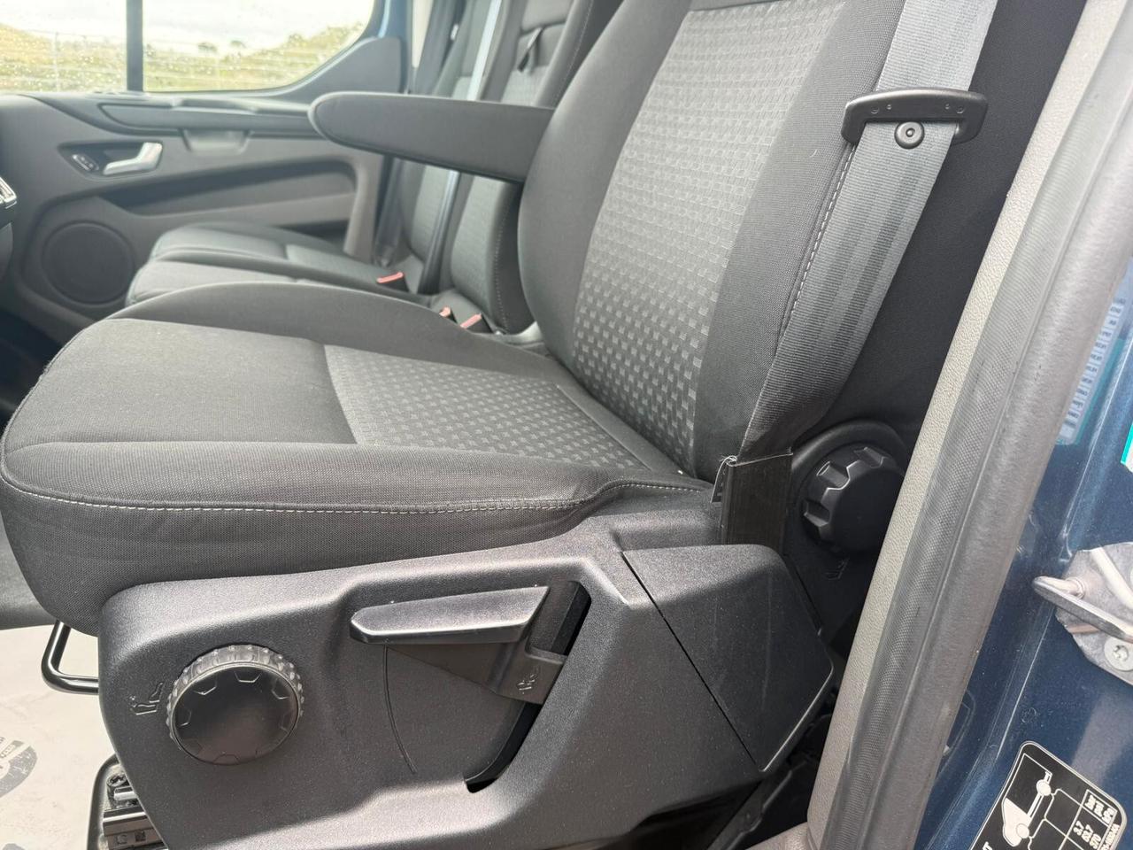 Ford Transit Custom 320 2.0 EcoBlue 170 L1H1 Combi Trend