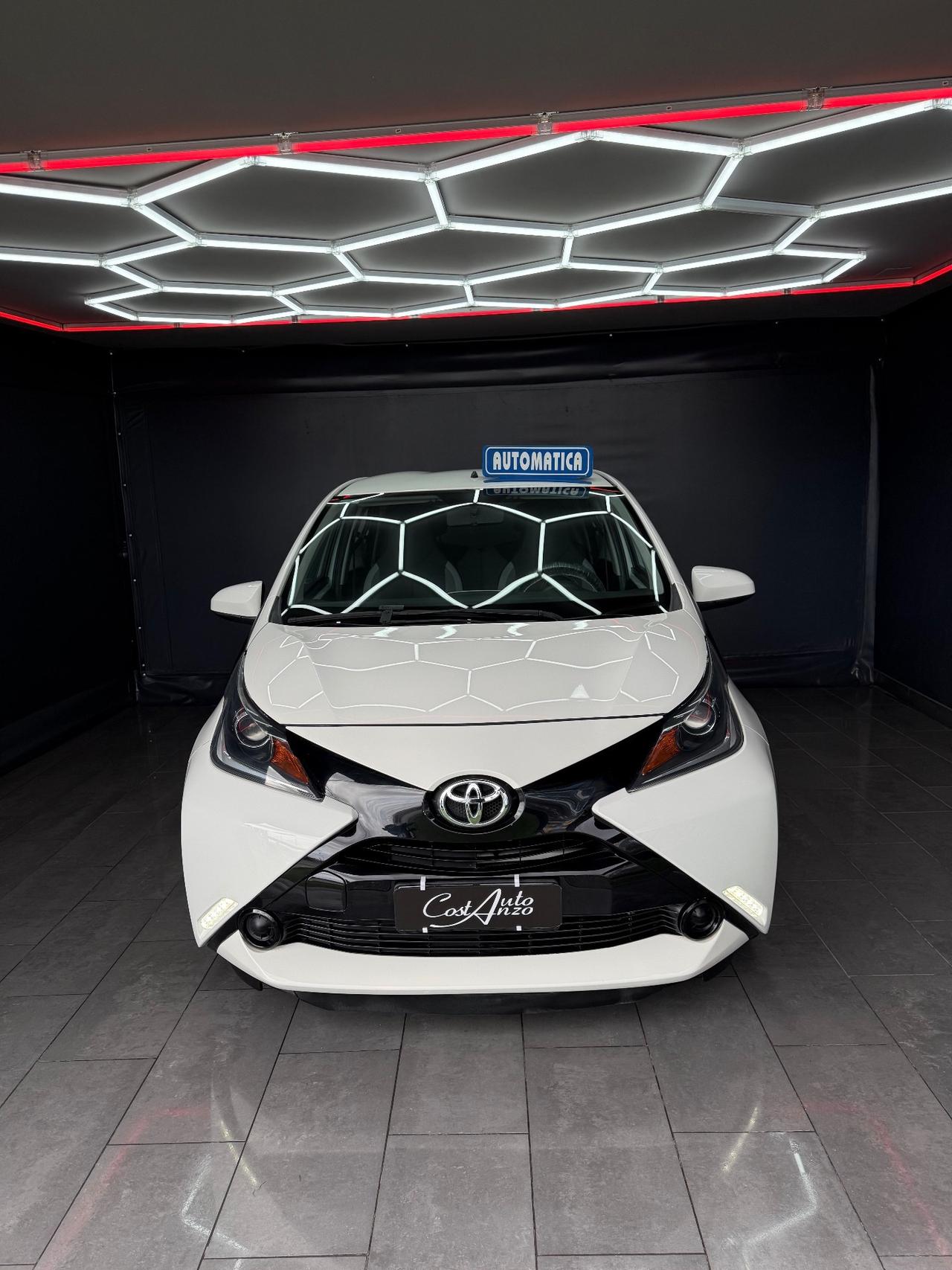 Toyota Aygo 1.0 Benzina x-clusiv 11/2014 AUTOMATICA