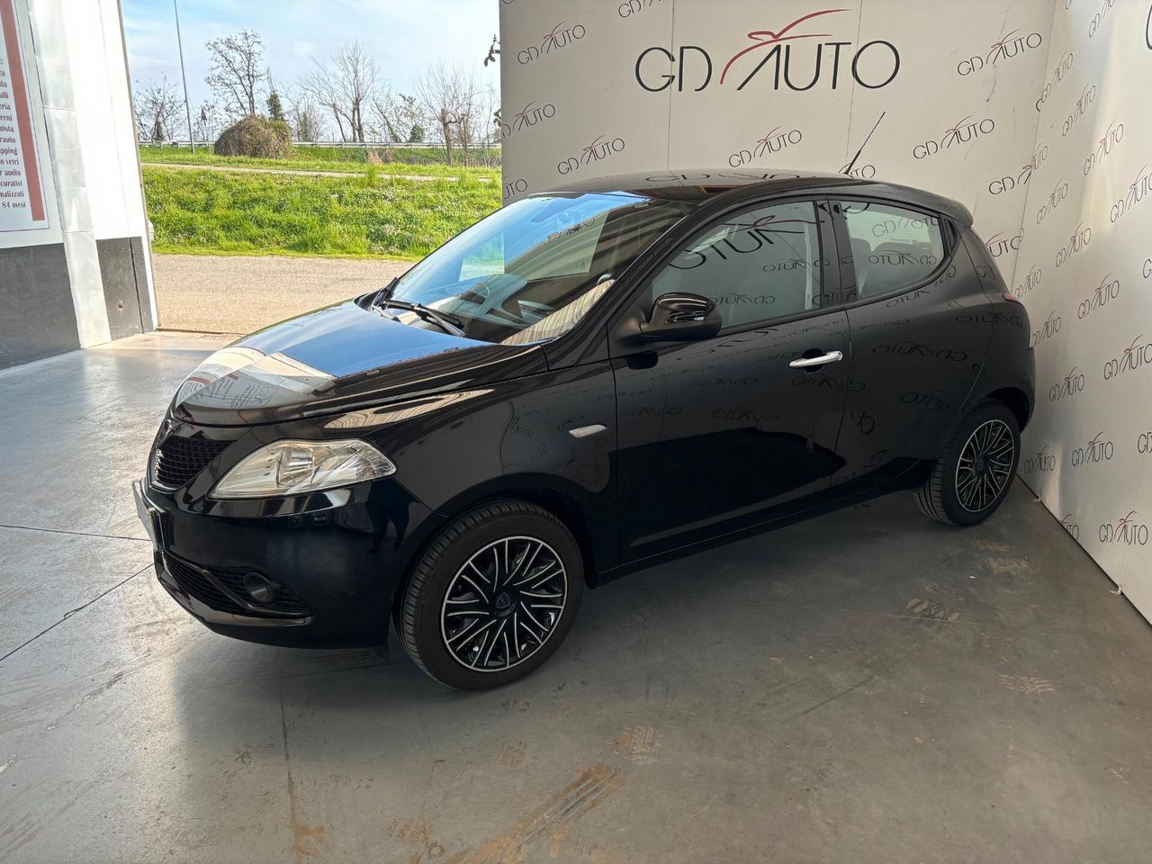 Lancia Ypsilon 1.2 69 CV 5 porte S&S Gold