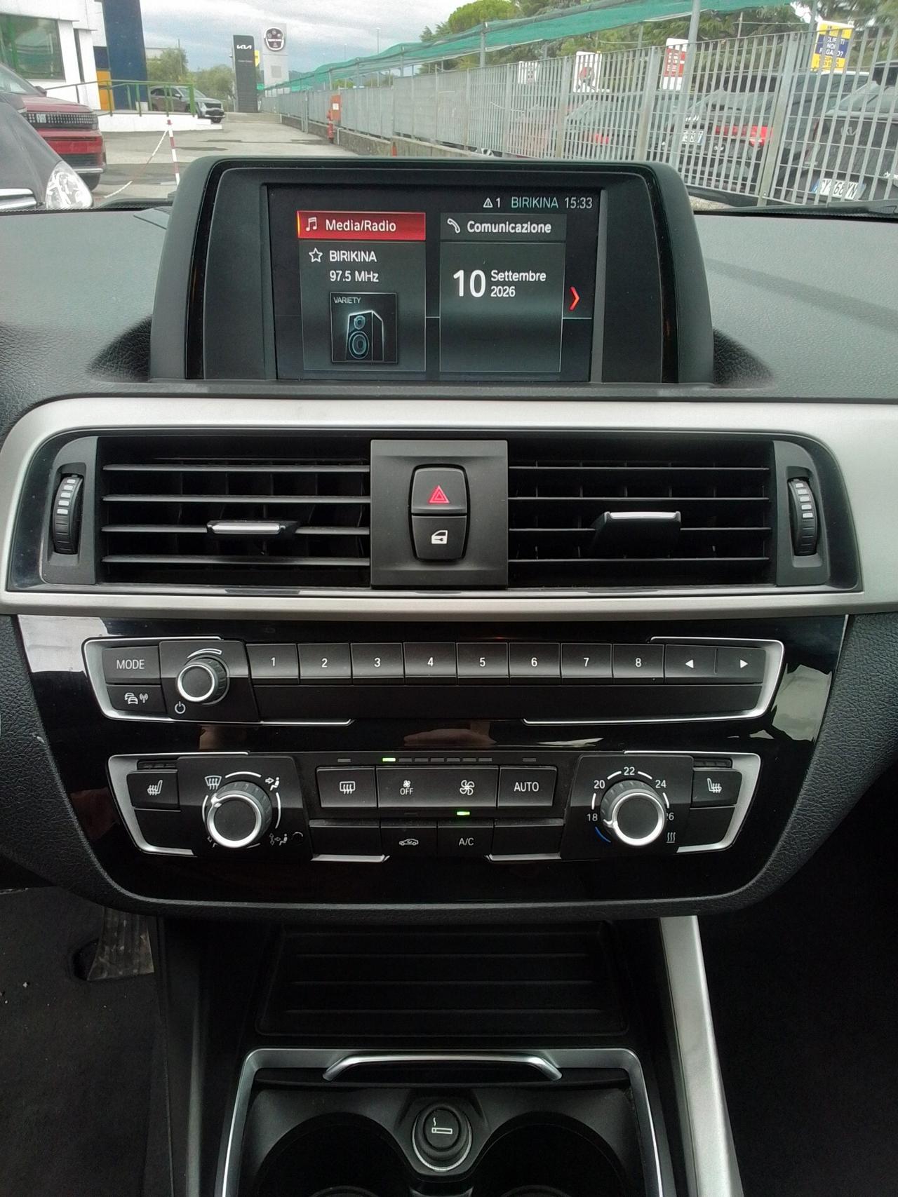 Bmw 118i 5p. Advantage