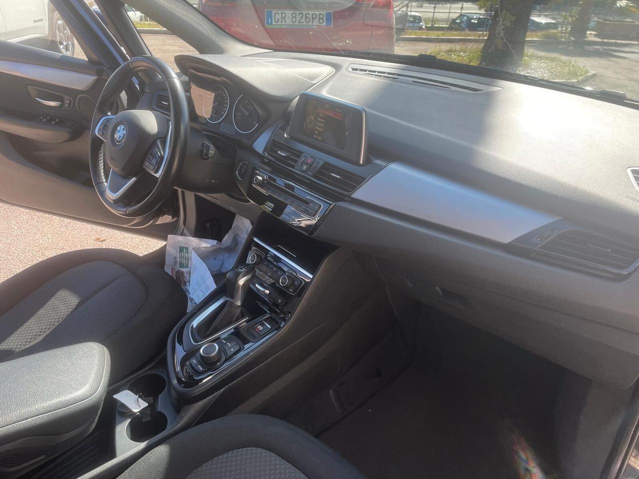 Bmw 2er Active Tourer 218d Luxury AUTOM.