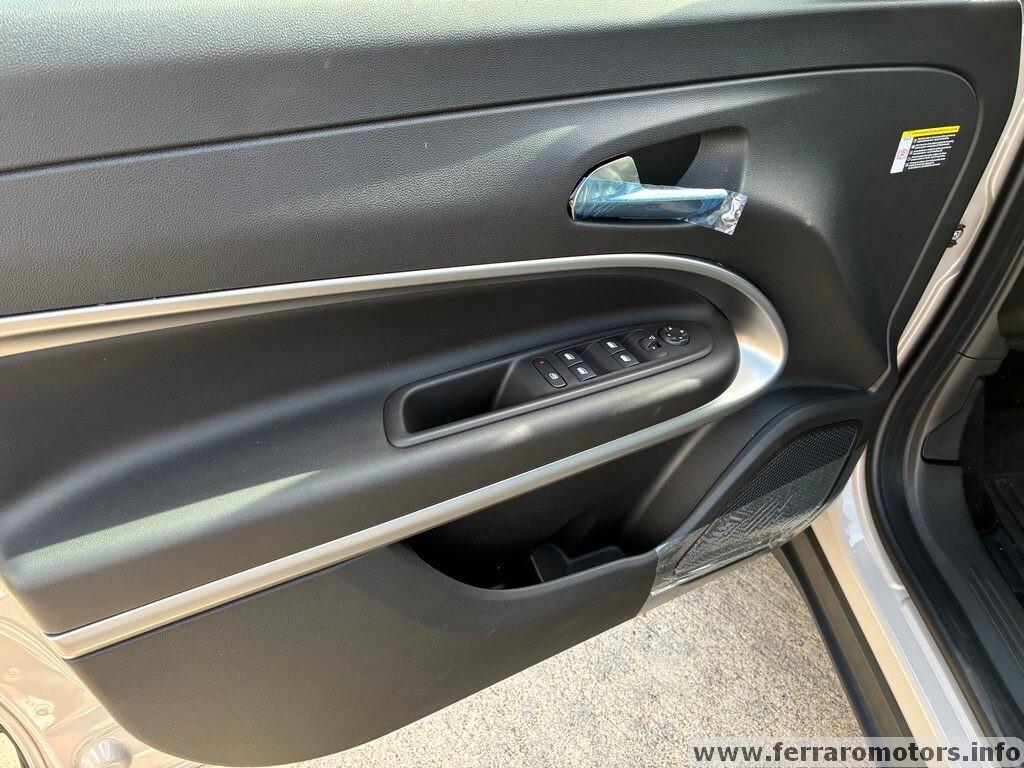 Jeep Avenger 1.2 Turbo 110 CV MHEV Summit bicolor km0