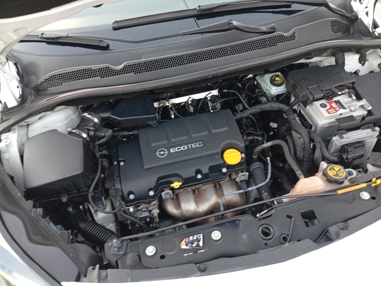 Opel Corsa 1.4 90CV GPL Tech 5 porte b-Color