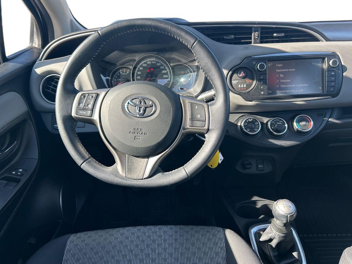 TOYOTA Yaris III 2015 - Yaris 5p 1.0 Active