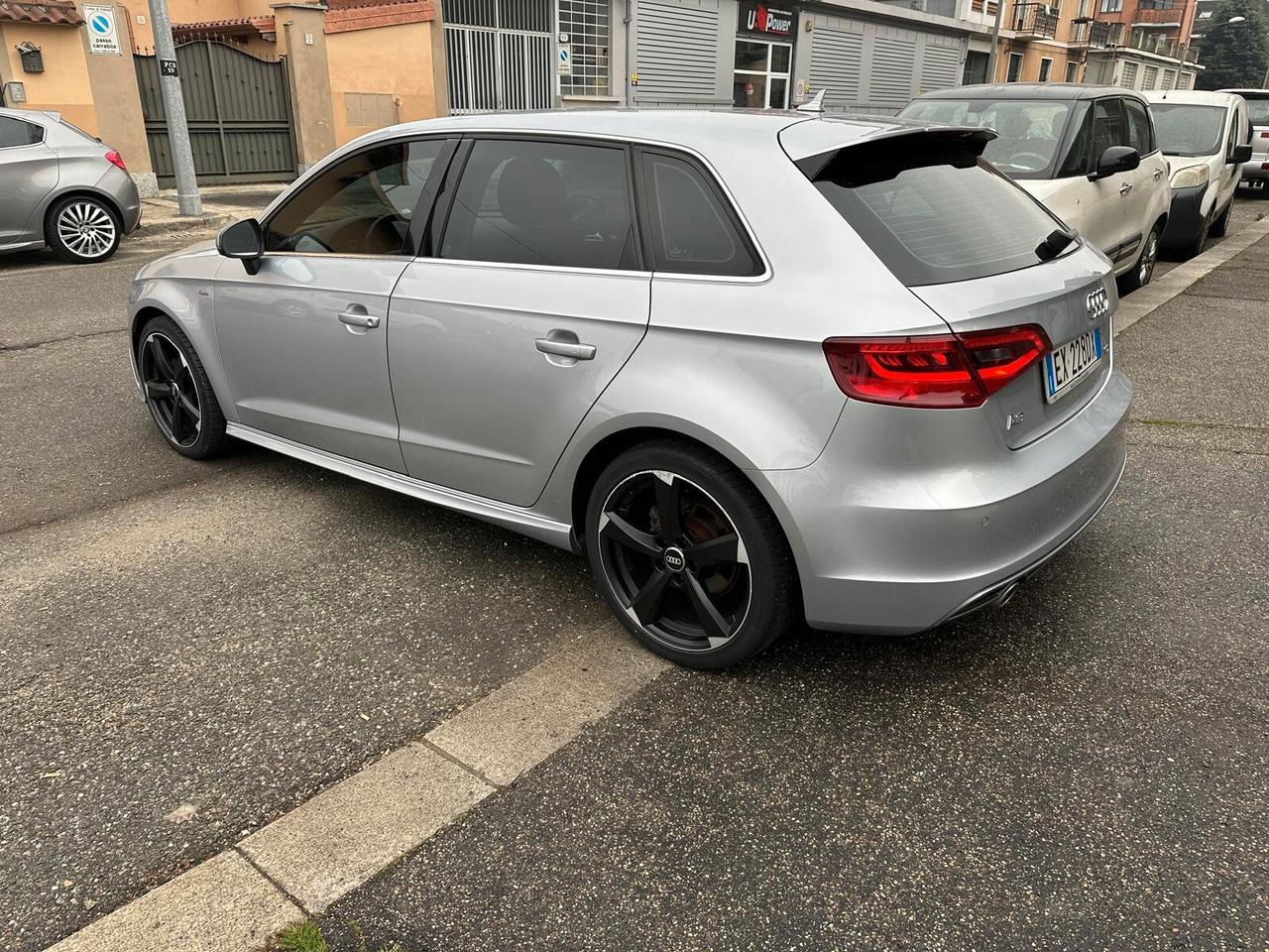 Audi A3 1.6 TDI clean diesel S tronic Attraction