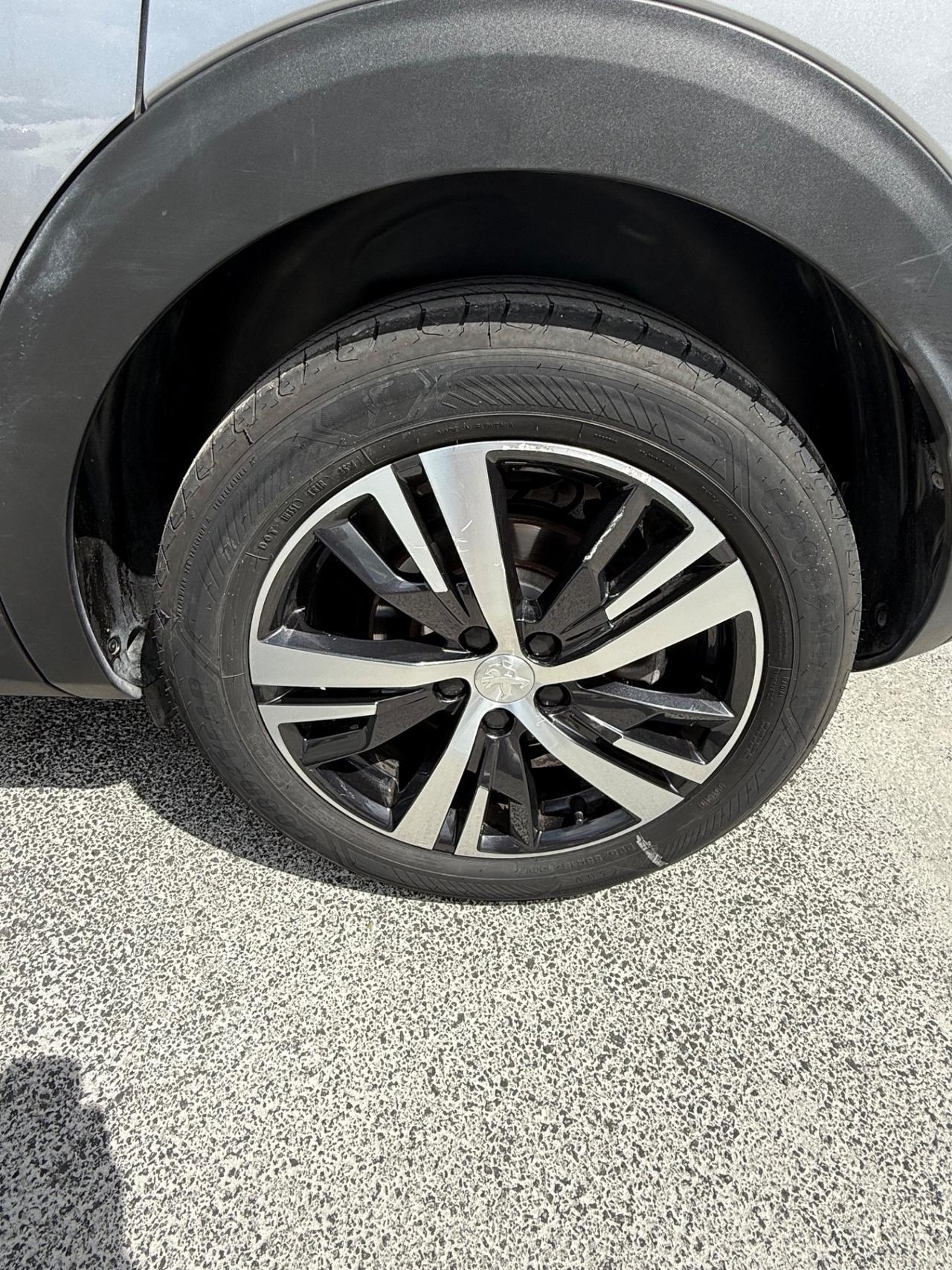 Peugeot 3008 BlueHDi 130 S&S EAT8 Allure