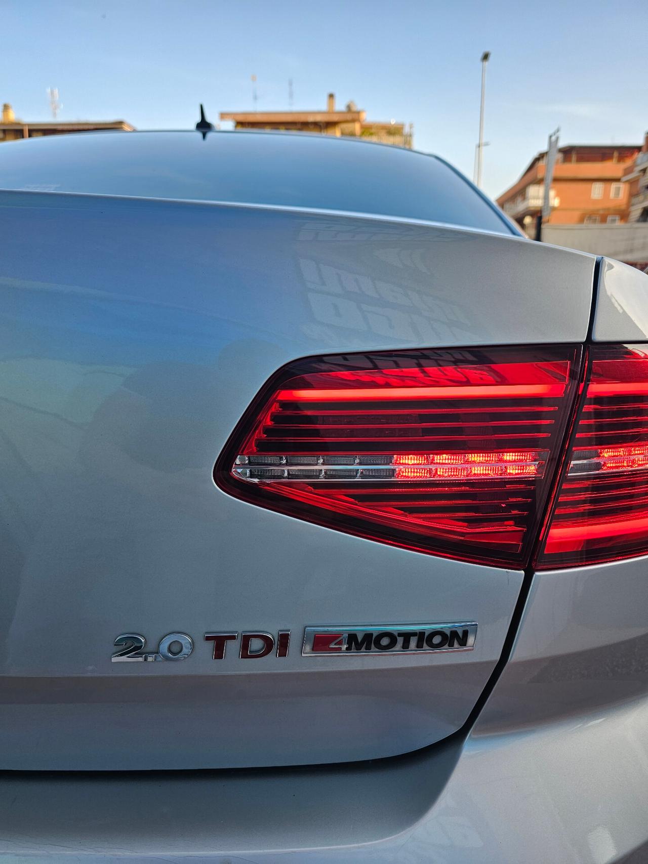 Volkswagen Passat 2.0 BiTDI 4MOTION DSG R-LINE UNIPRO' TAGL UFF FULL