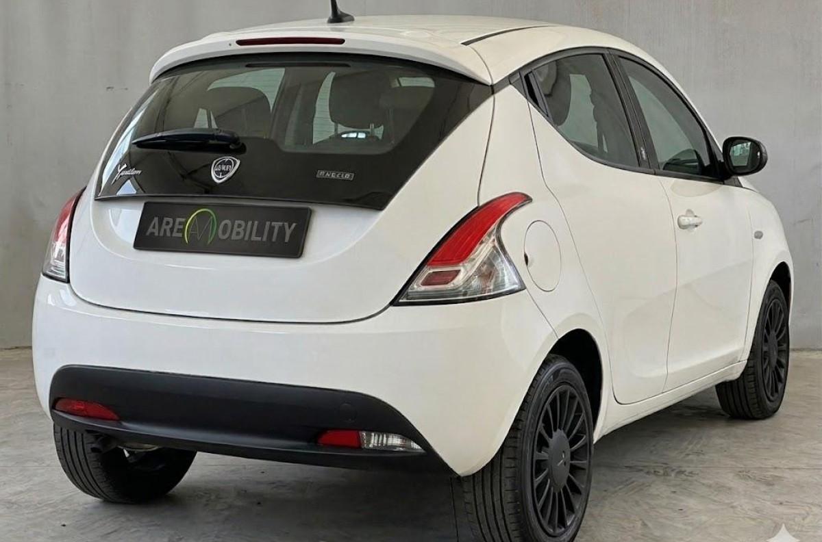 LANCIA YPSILON 1.0 firefly hybrid silver s&s 70cv